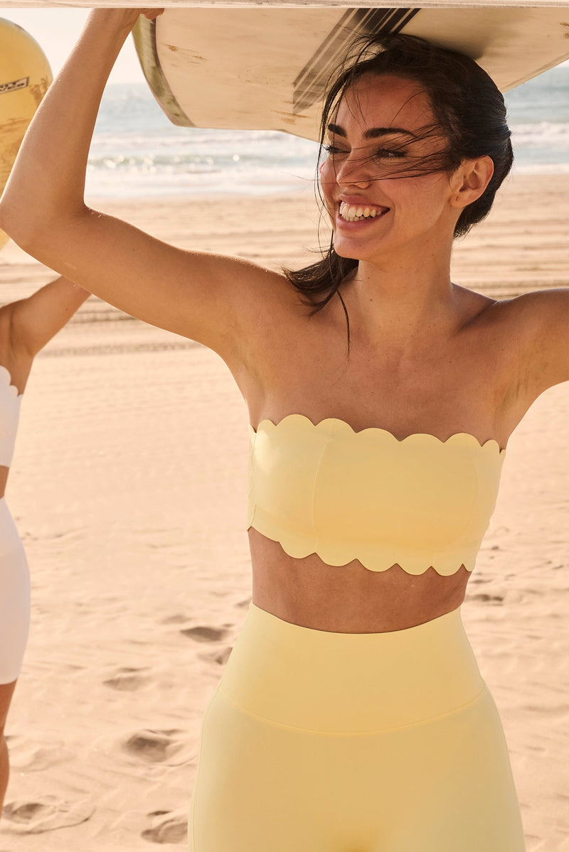 Scallop Strapless Bra
